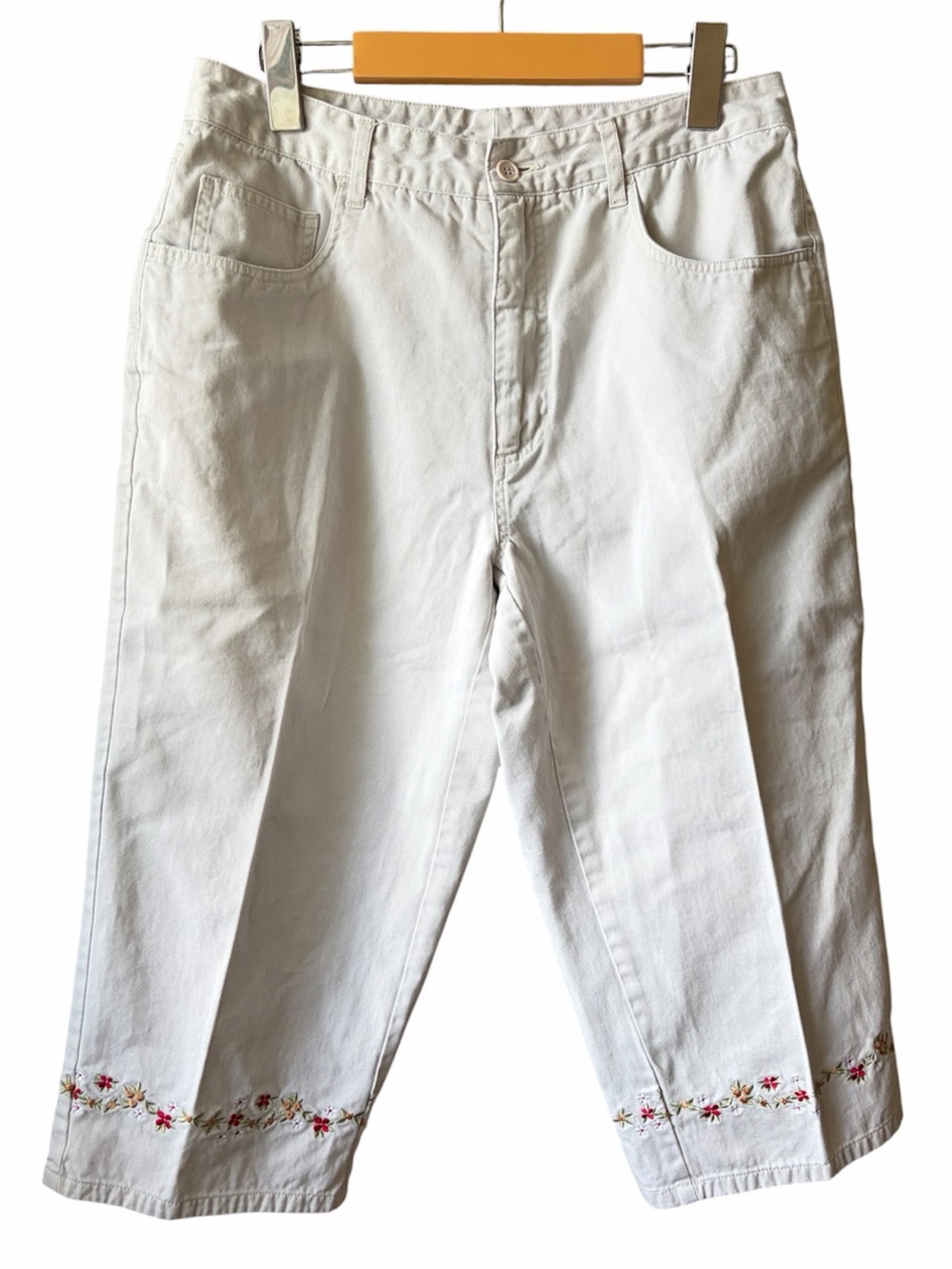 Easy Wear Embroidered Capri Pants White Floral Crop Pants Cottagecore Summer